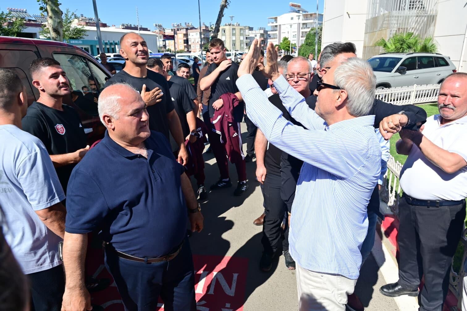 Kepez’in Mega Starı Ali Gürbüz Kırkpınar’a Uğurlandı (2)