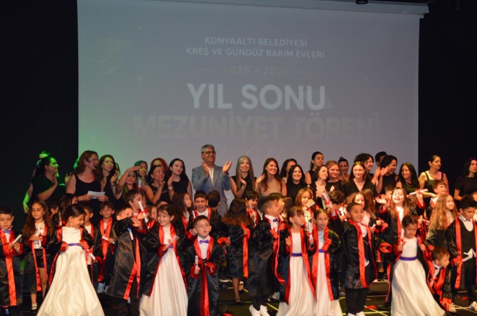 Konyaaltı’nın Minikleri Mezuniyet Heyecanı Yaşadı (1)