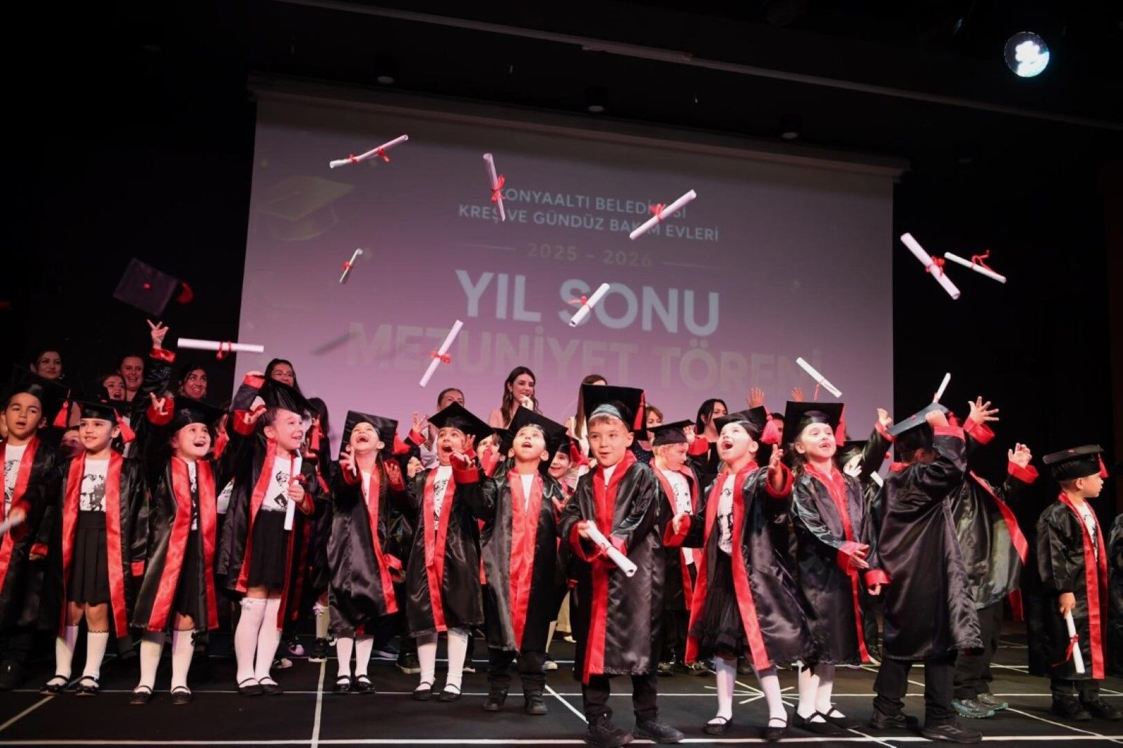 Konyaaltı’nın Minikleri Mezuniyet Heyecanı Yaşadı (3)
