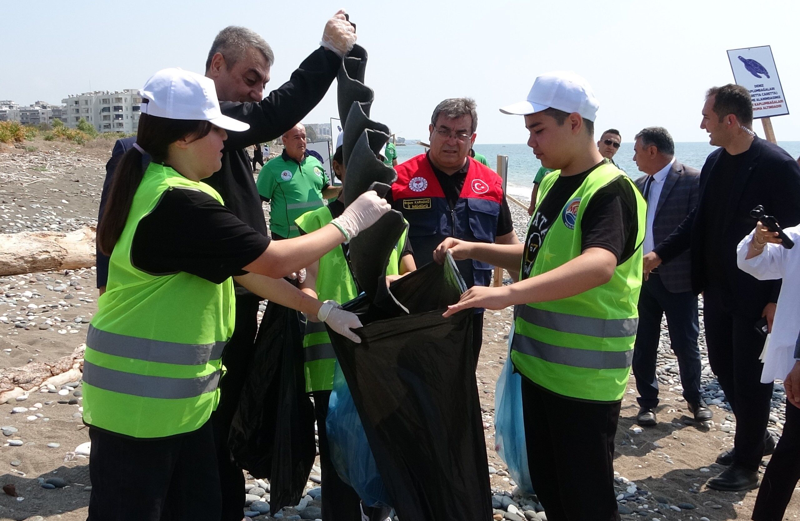 Mersin’de Sahiller Temizlendi! Caretta Cerattalar Yumurtalarını Bırakmaya Başladı (7)