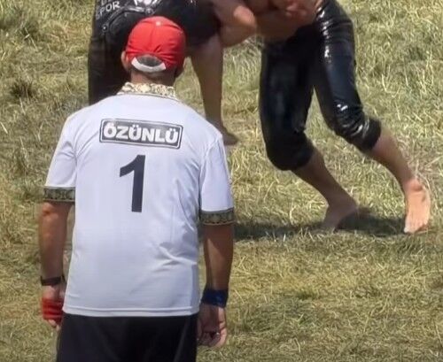 Yağlı Güreşte Yeni Kıyafeti Dönemi Başladı (2)