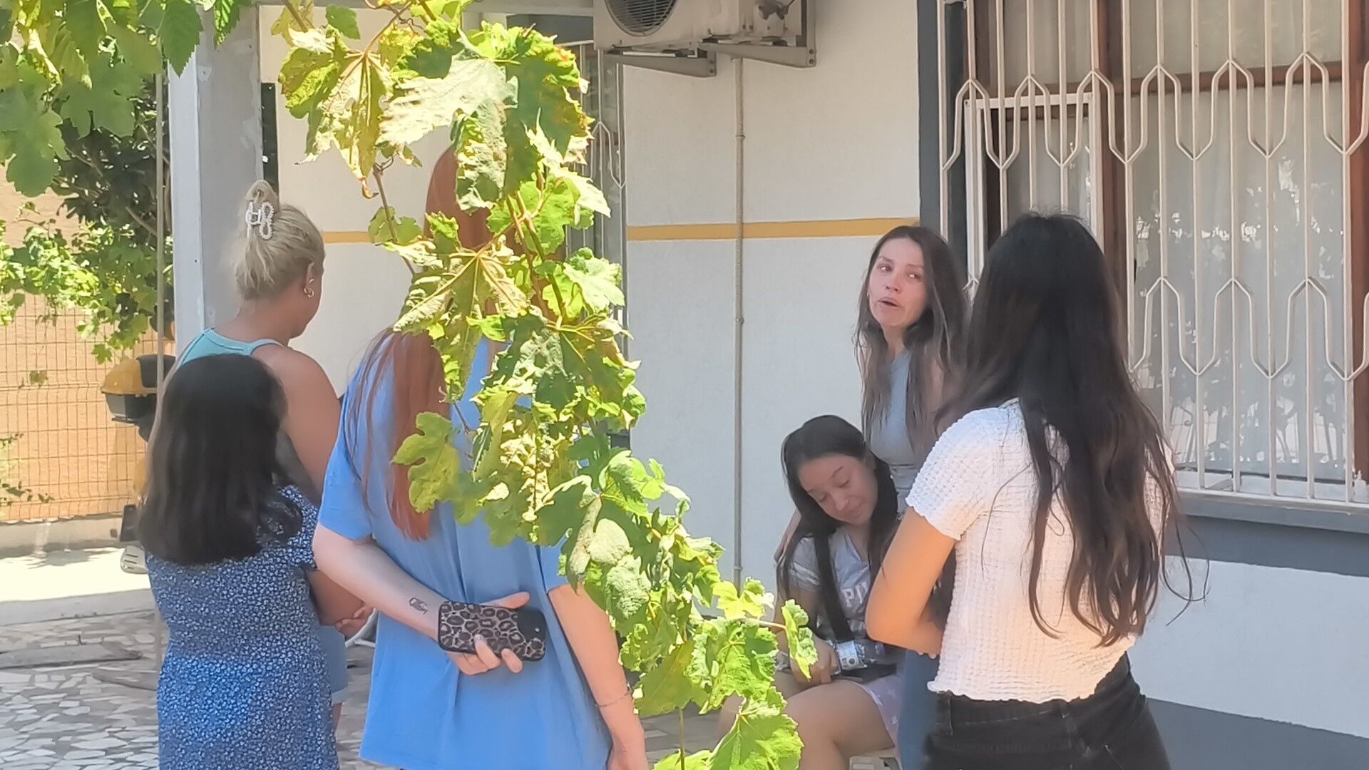 Yangını Haber Alınca Koşarak Geldi, Kızına Sarıldı (2)