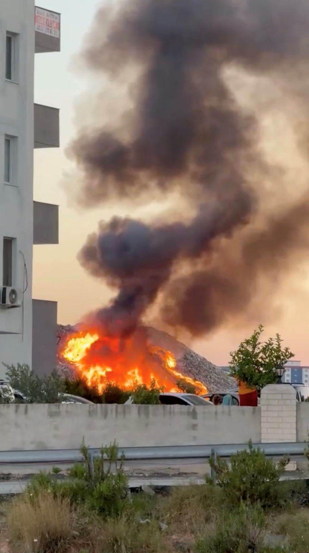 Adana'da 263 Bin Nüfuslu Ilçe Canından Bezdi (3)