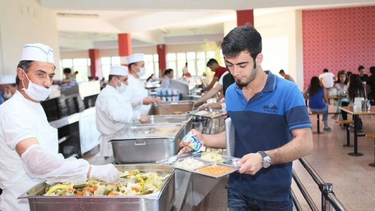 Akdeniz Üniversitesi’nde Yemek Şoku! İlk Öğün 65 Tl Oldu (1)