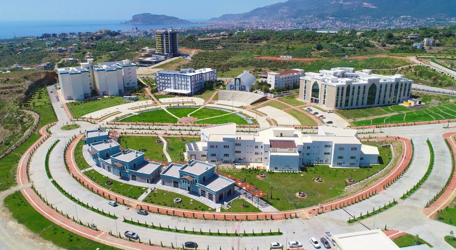 Alku Akademik Kadrosunu Genisletiyor (6)