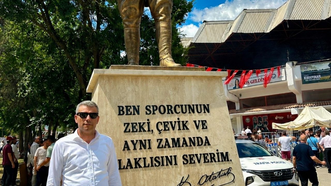 Anahtar Parti Antalya İl Başkanı Turhan Faruk Tuncer, Başpehlivan Erkan Taş'ı Tebrik Etti (1)