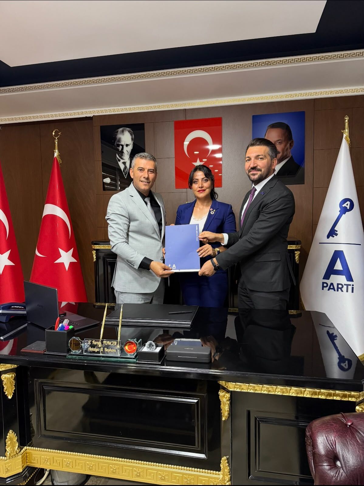 Anahtar Parti Konyaaltı İlçe Başkanlığı'na Betül Kesekler Atandı (1)