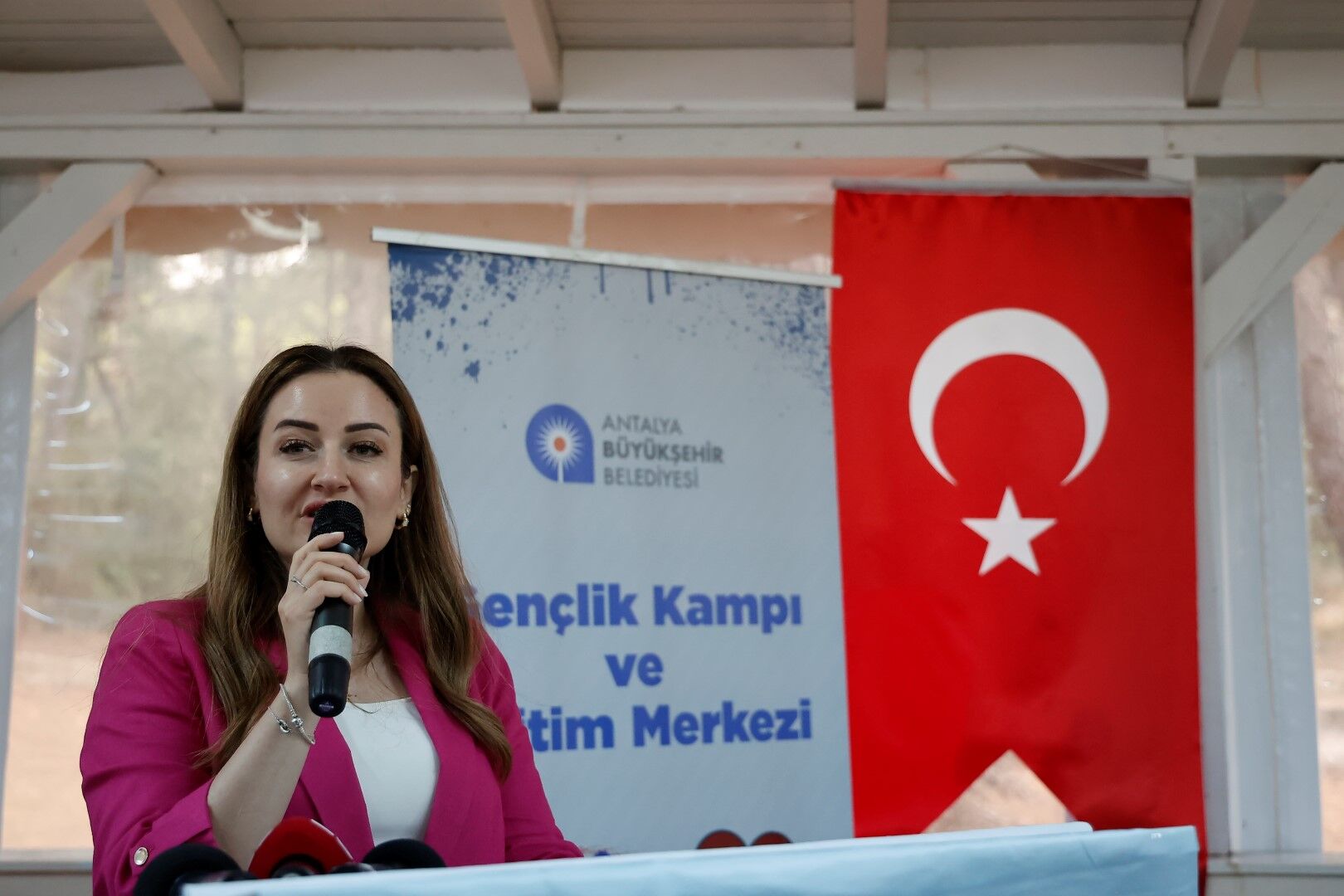 Antalya Büyükşehir Belediyesi Başkan Vekili Büşra Özdemir Gençleri Ziyaret Etti (1)-1