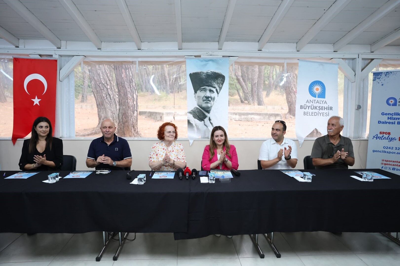 Antalya Büyükşehir Belediyesi Başkan Vekili Büşra Özdemir Gençleri Ziyaret Etti (2)