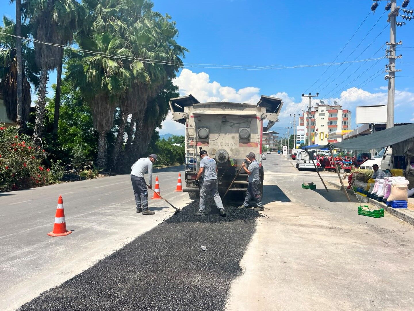 Antalya Büyükşehir Belediyesi Finike’nin Yollarını Yeniliyor (4)