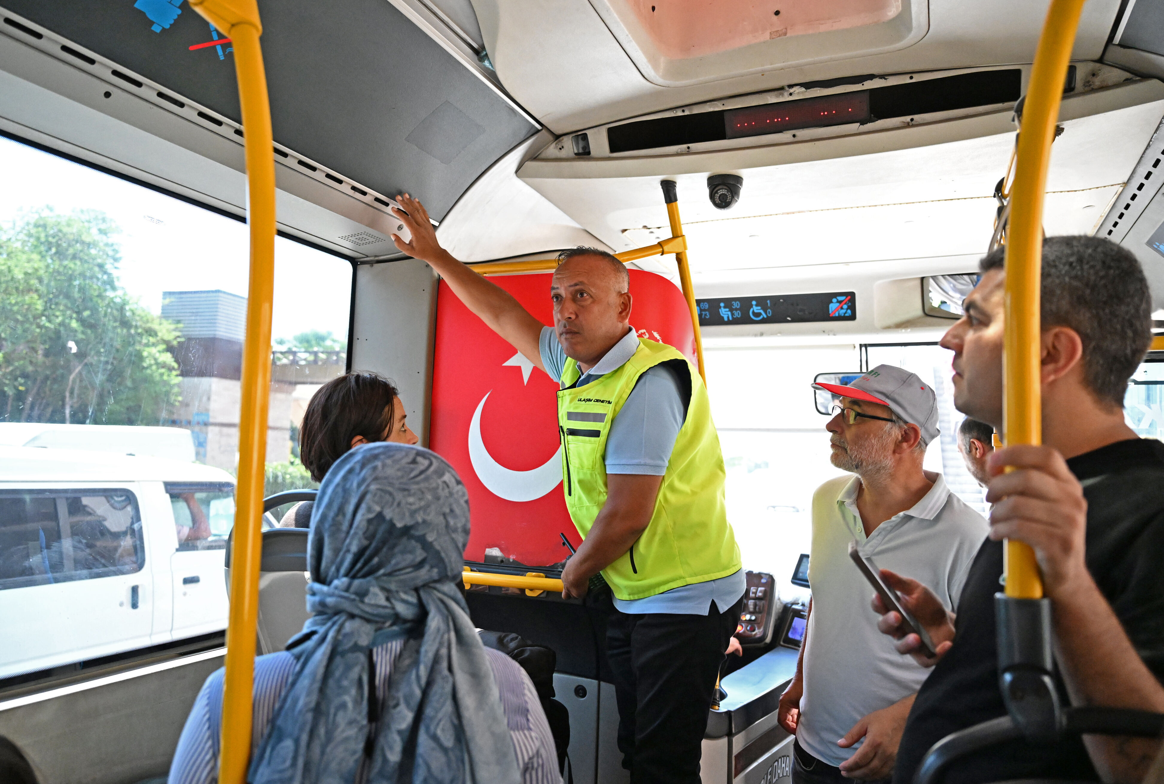 Antalya Büyükşehir Belediyesi Toplu Ulaşımları Inceleme Altına Aldı (1)