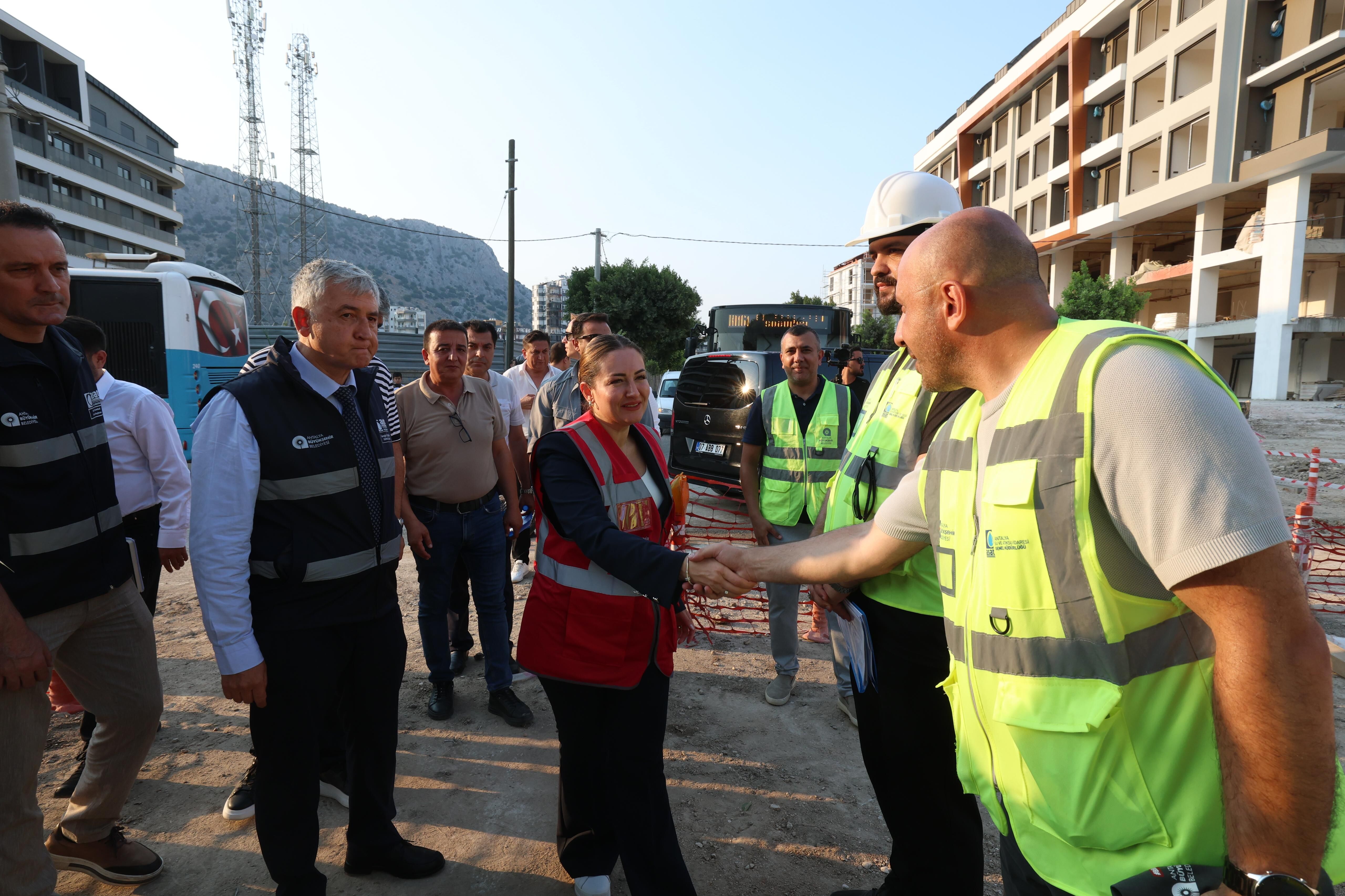 Antalya Büyükşehir Belediyesi’nin Altyapı Çalışmaları Inceleme Altında (4)
