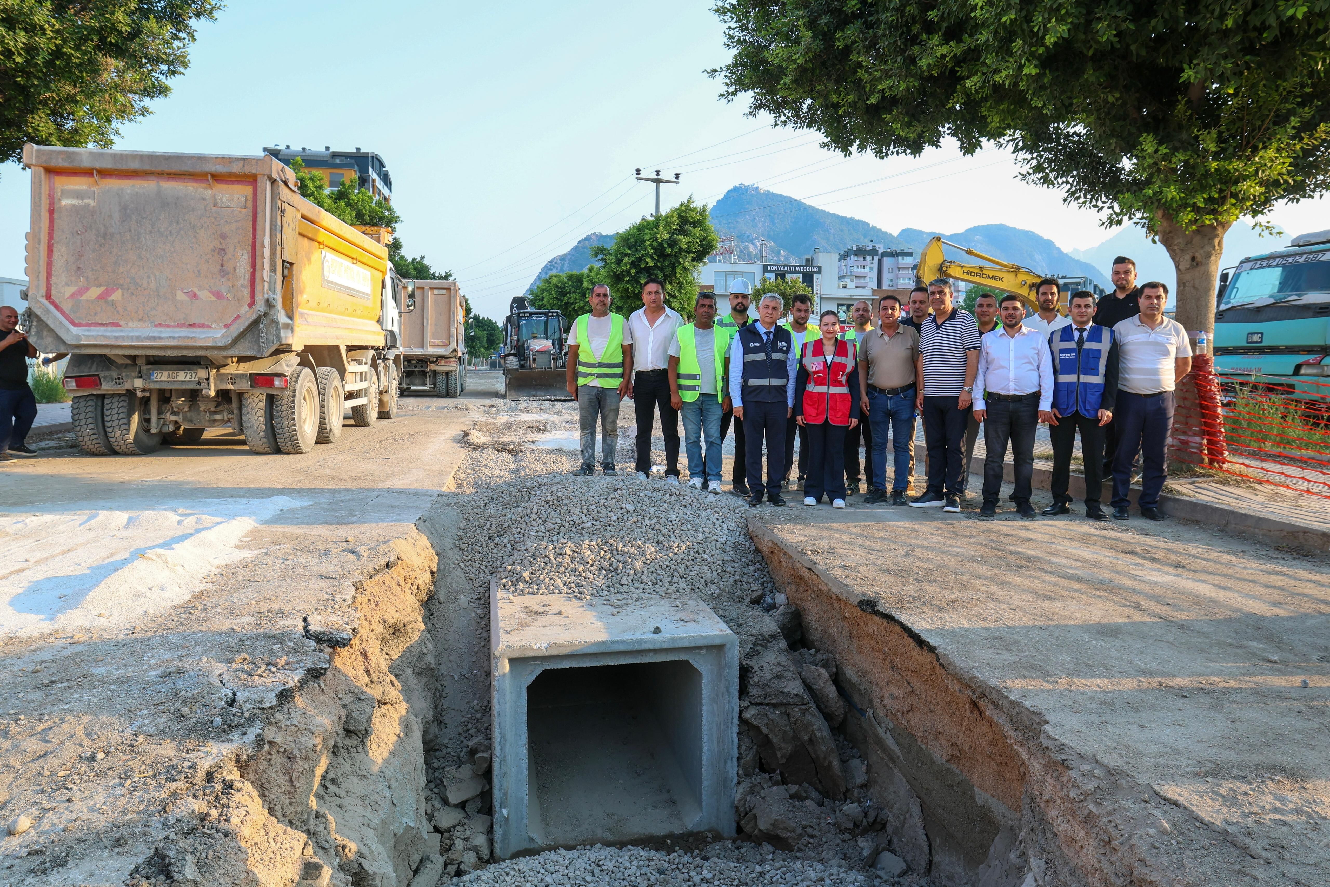 Antalya Büyükşehir Belediyesi’nin Altyapı Çalışmaları Inceleme Altında (5)