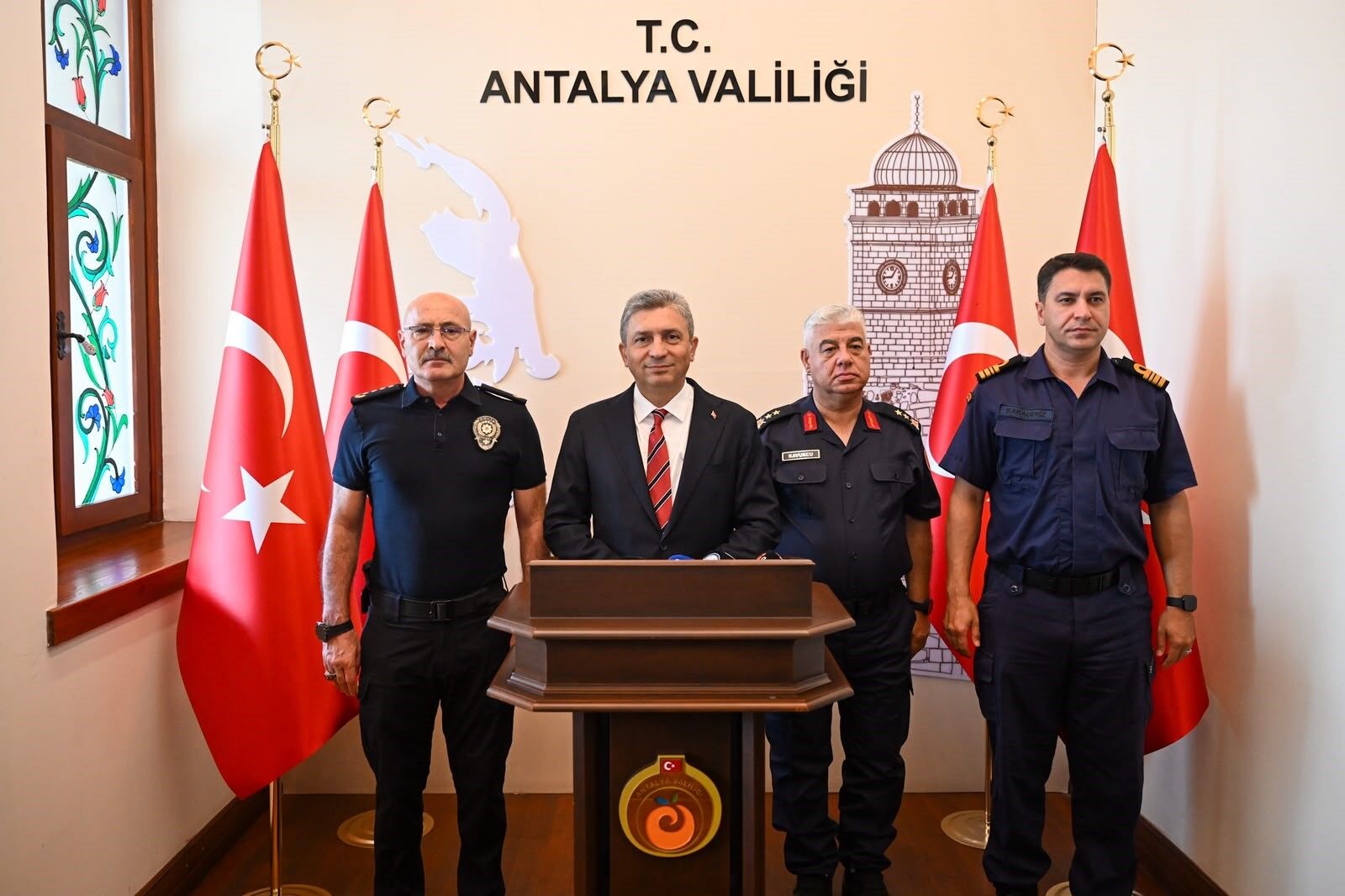 Antalya Valisi Antalyada Yaşanan Olayların Detaylarını Açıkladı (2)
