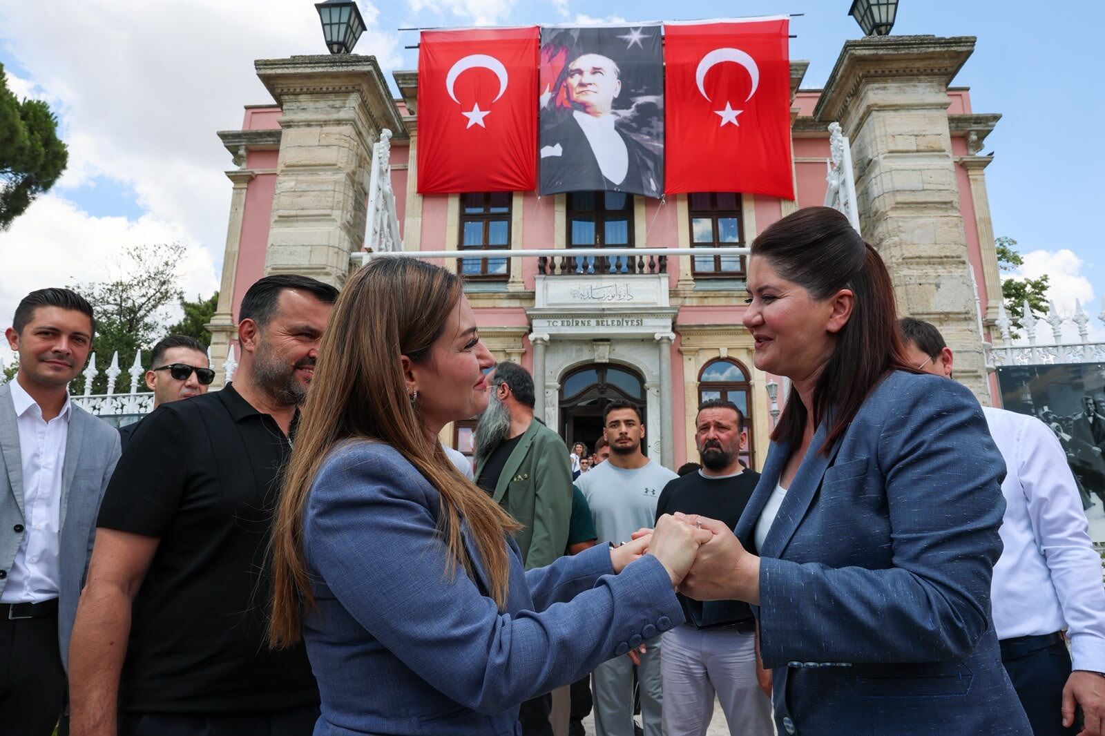 Antalya Ve Edirnenin Kadıbaşkanları Pişti Oldu (2)