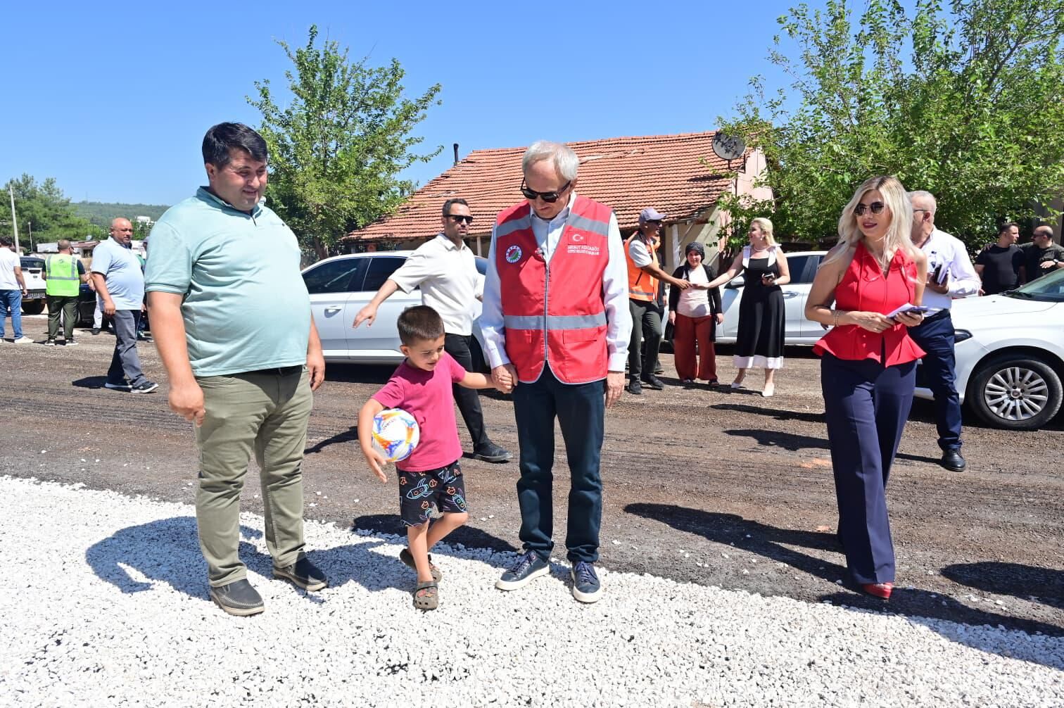 Antalyada Çocuklar Beyaz Yol Istedi Kepez Belediye Başkanı Kocagöz Yaptı (1)