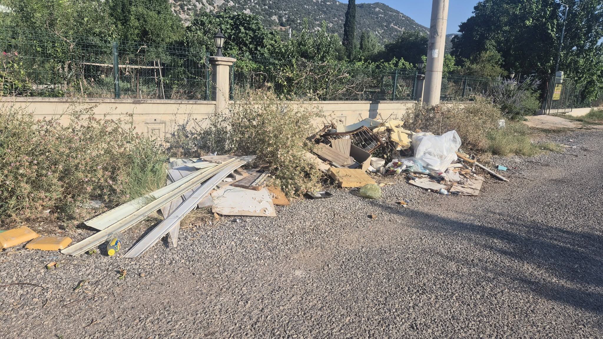 Antalya’da Çöp Krizi! Belediyeler Topu Birbirine Attı (1)