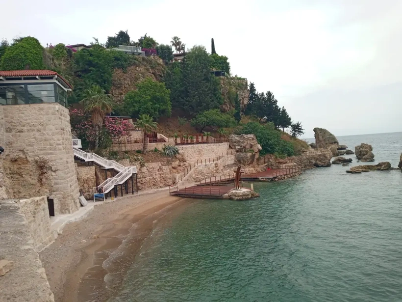 Antalya’da Denize Girmek Isteyenler Ücretlere Isyan Etti (3)-1