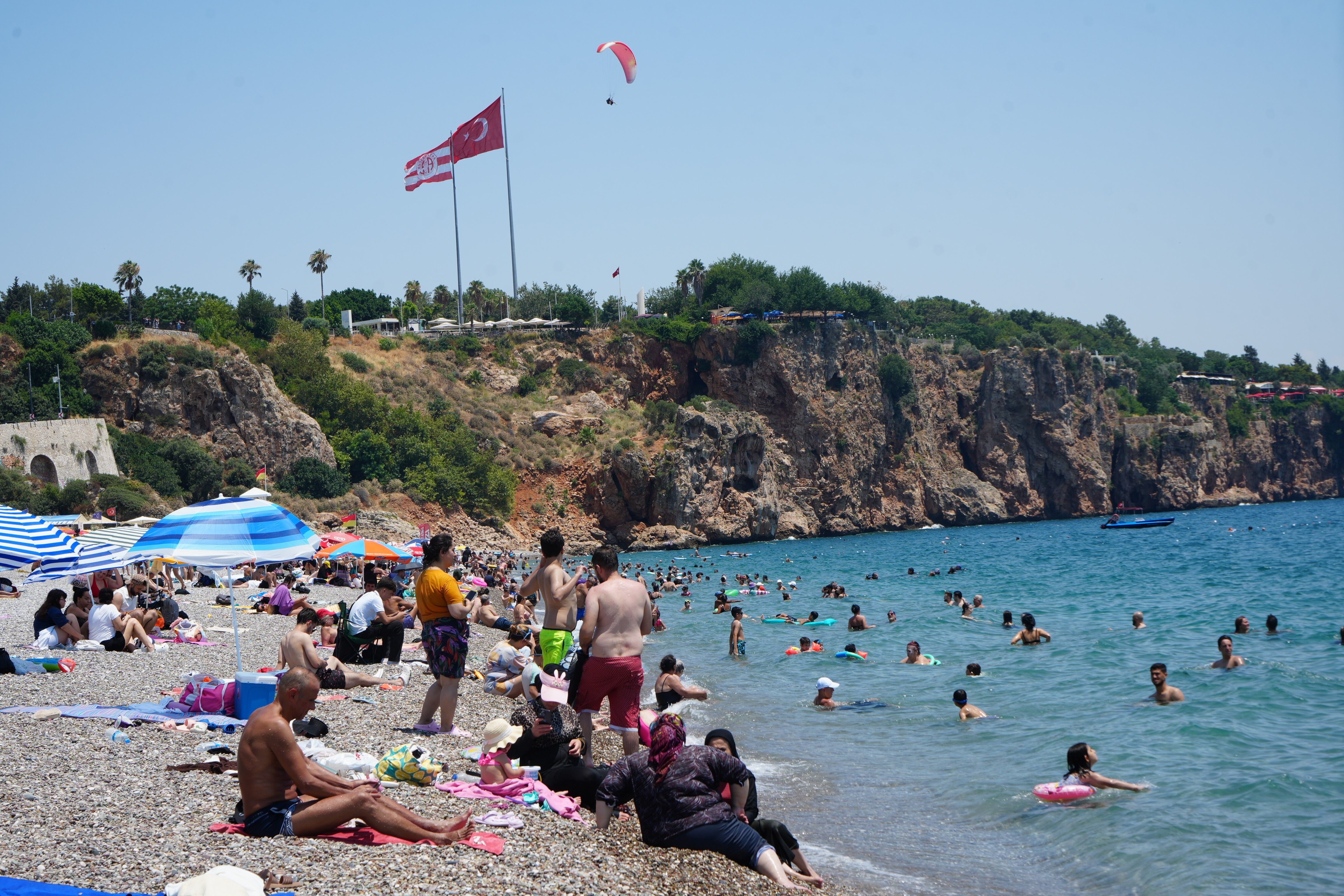 Antalya'da Hissedilen Sıcaklık 38 Dereceye Ulaştı (5)