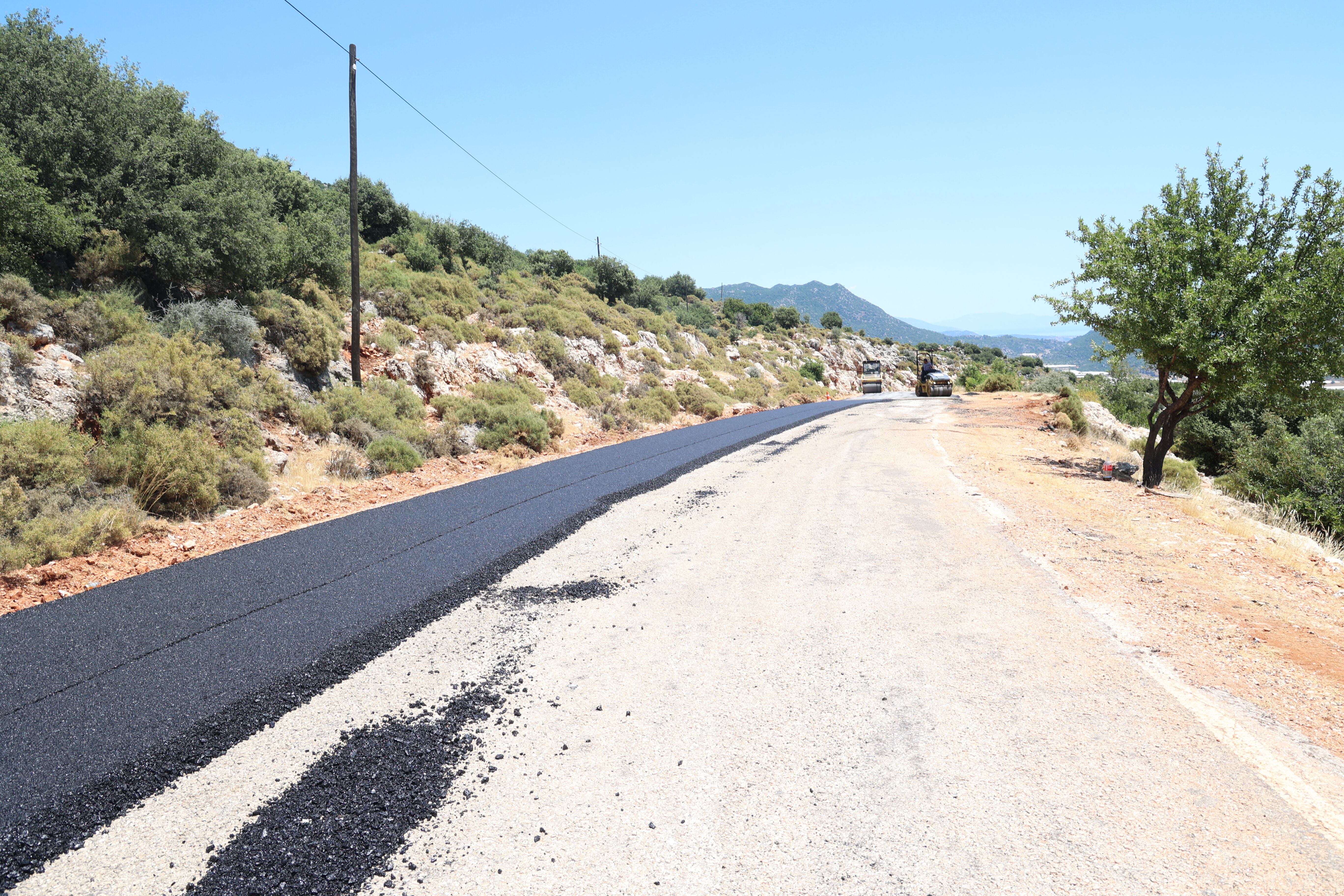 Antalya’da Ilçeleri Birbirine Bağlayan Yollar Asfaltlandı (1)