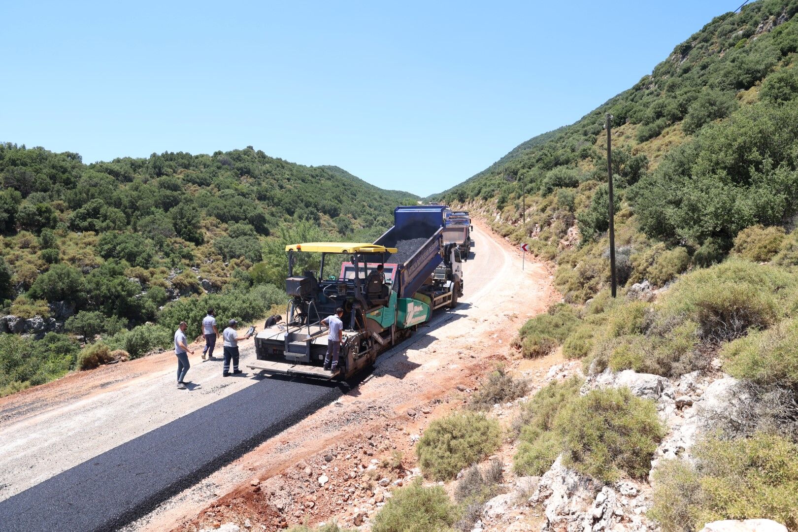 Antalya’da Ilçeleri Birbirine Bağlayan Yollar Asfaltlandı (4) (Large)