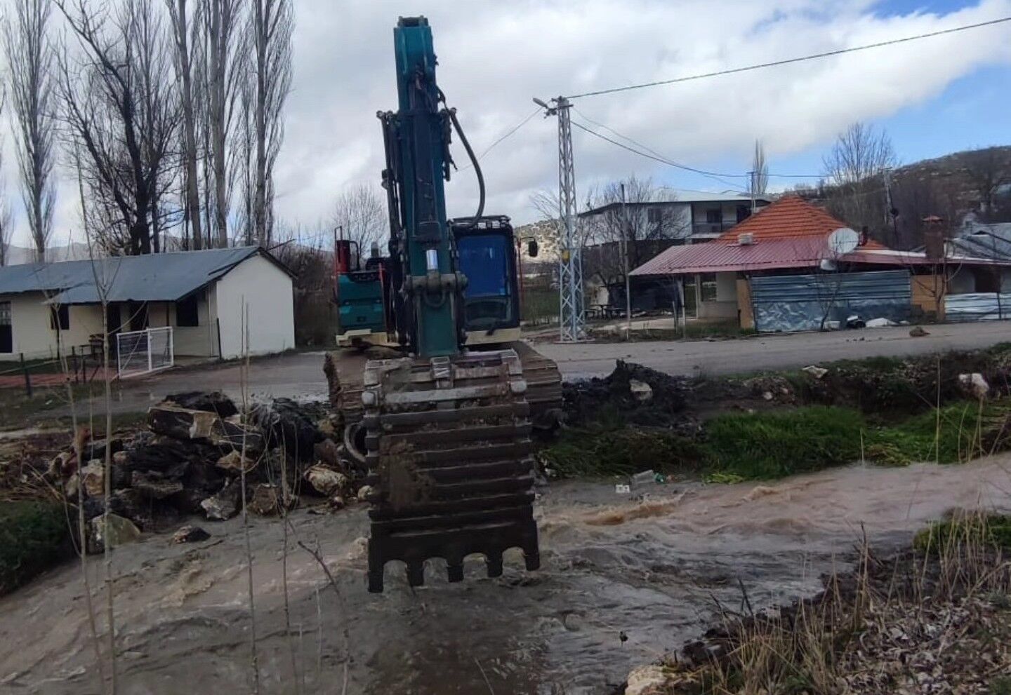 Antalya'da Korkutan Tablo! 57 Meteorolojik Uyarı, 17 Ilçede Afet (4)