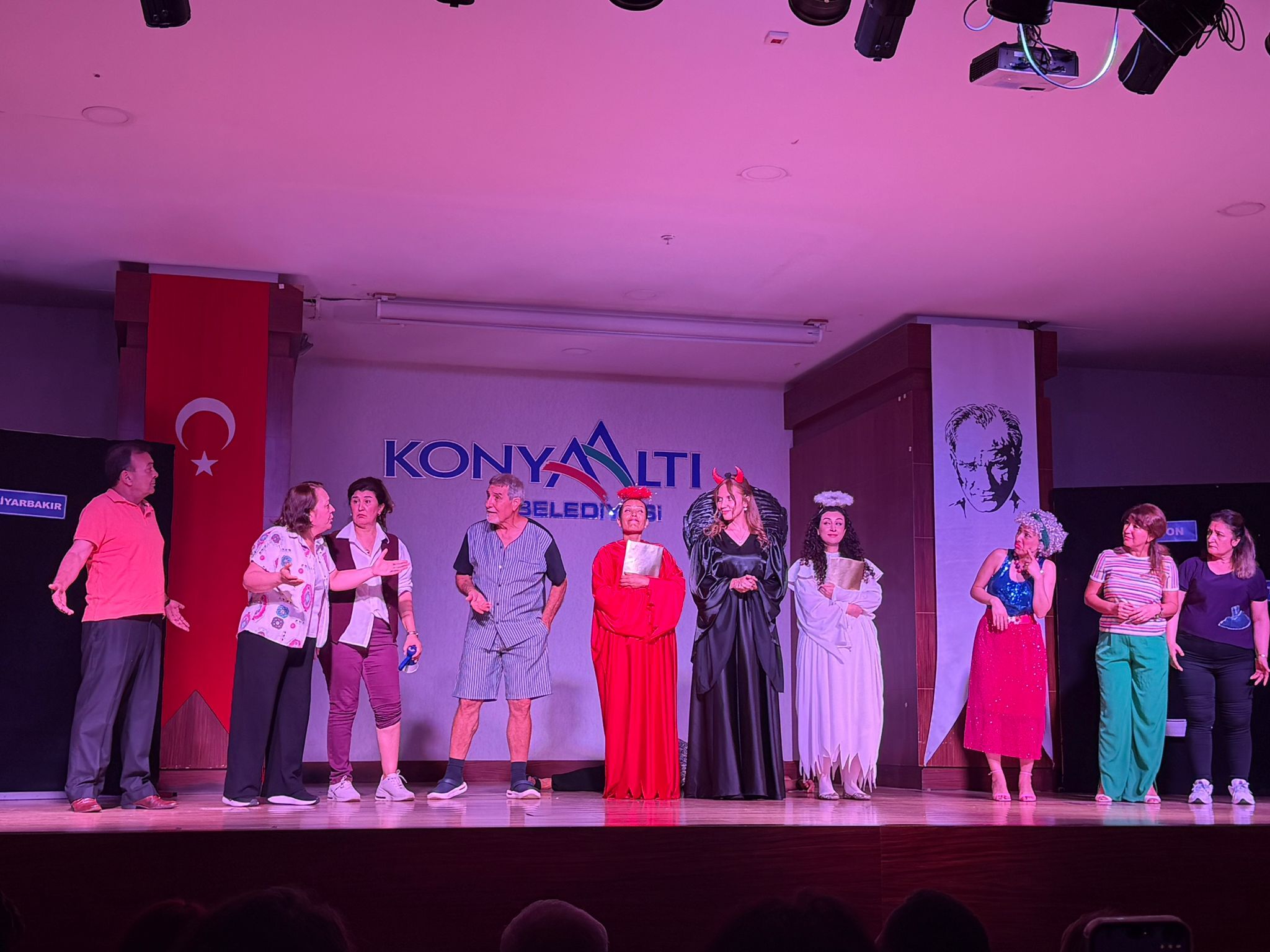 Antalyada Otogargara Ayakta Alkışlandı (4)