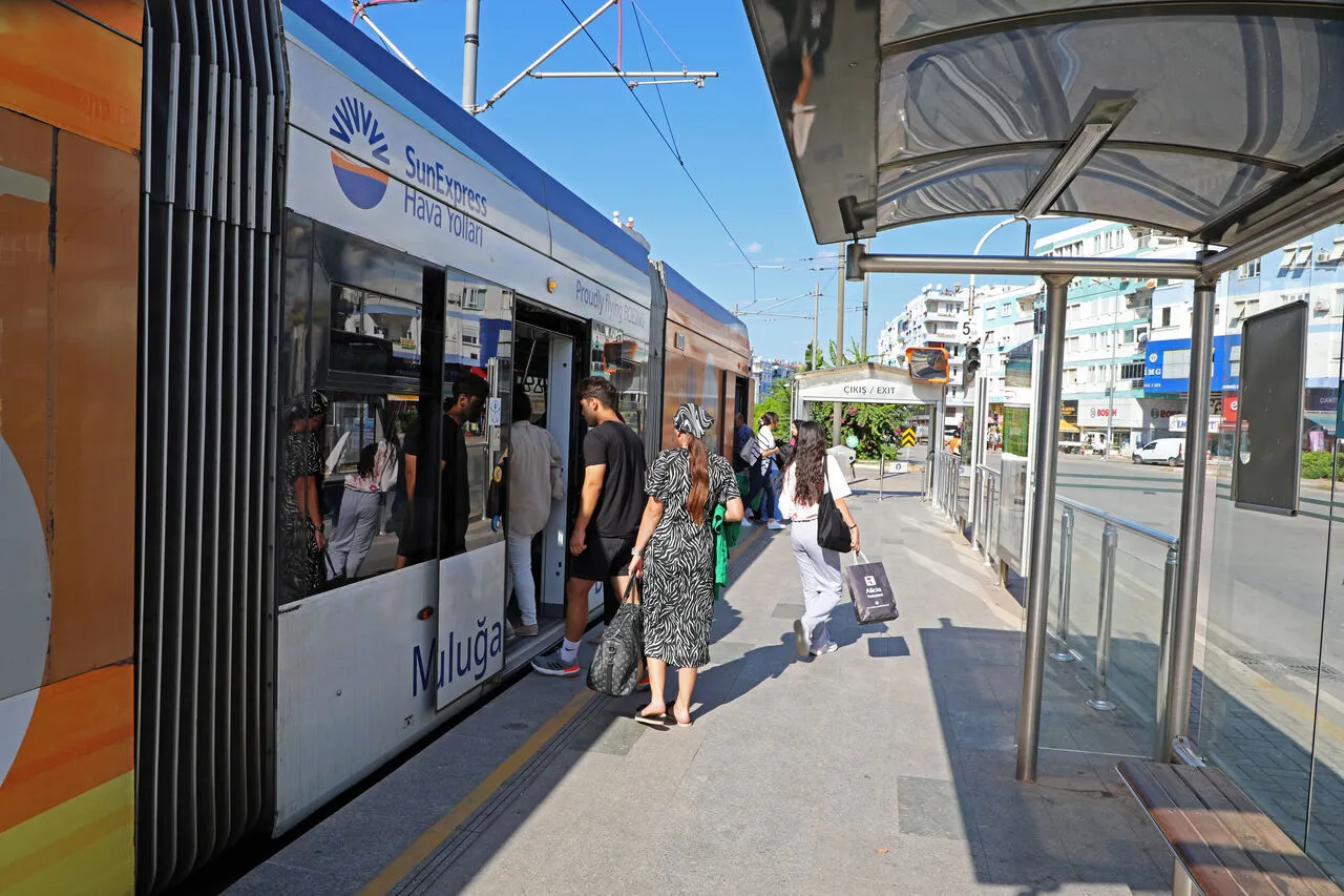 Antalya’da Tramvay Seferlerine Ring Takviyesi (3)