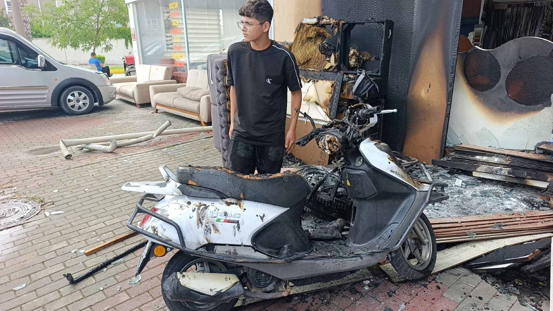 Antalya’da Vatandaşlar Güne Patlama Sesiyle Uyandı (3)