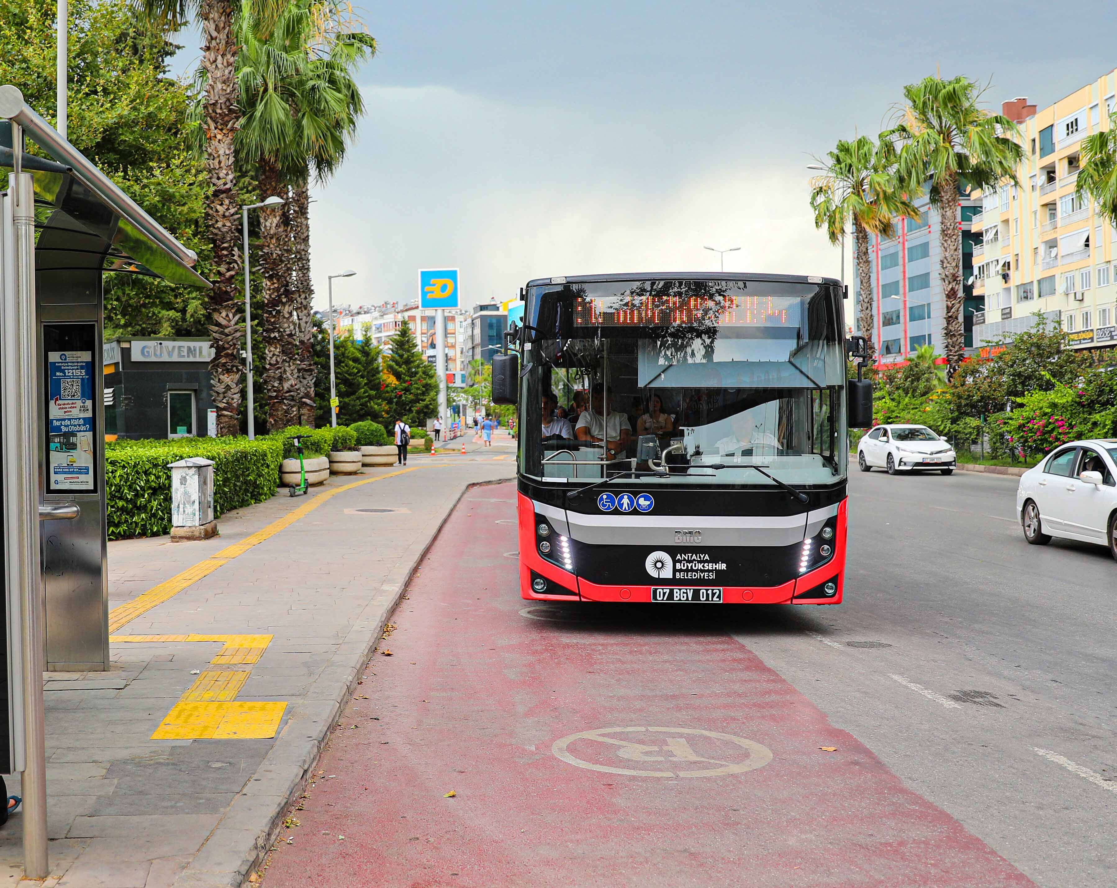 Antalya’da Yarın Ulaşım Ücretsiz Olacak (1)