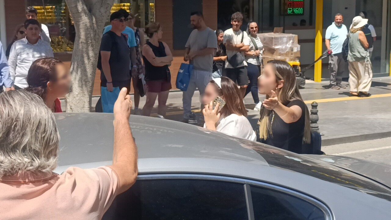 Antalya’da Yayalara Yol Vermek Tansiyonu Yükseltti (1)
