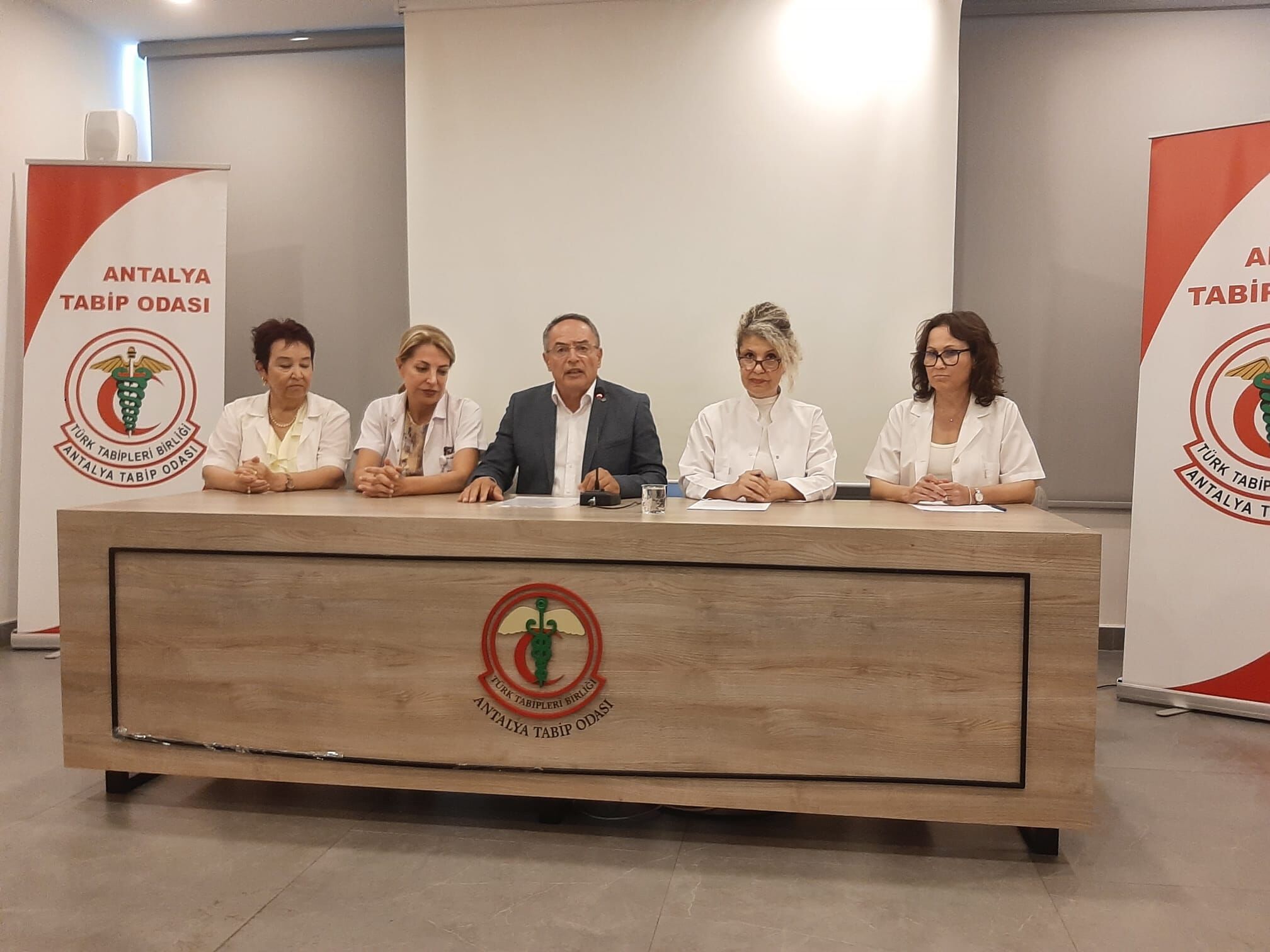 Antalya’daki Doktorlardan Sezaryen Cezalarına Sert Tepki (1)-1