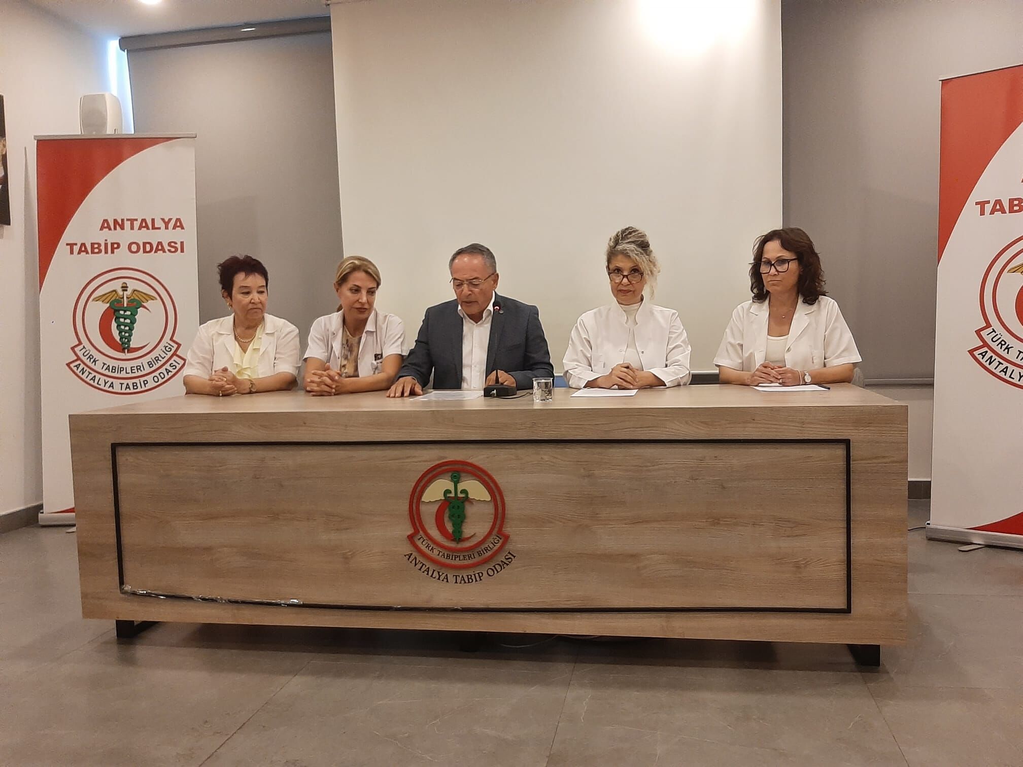 Antalya’daki Doktorlardan Sezaryen Cezalarına Sert Tepki (2)-1