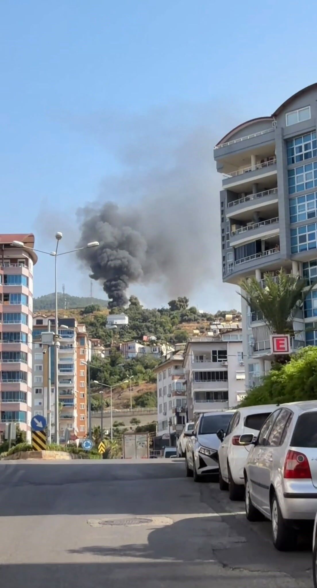 Antalya’daki Kampüste Yangın Paniği! Yangın Yatakhaneye Sıçradı (4)