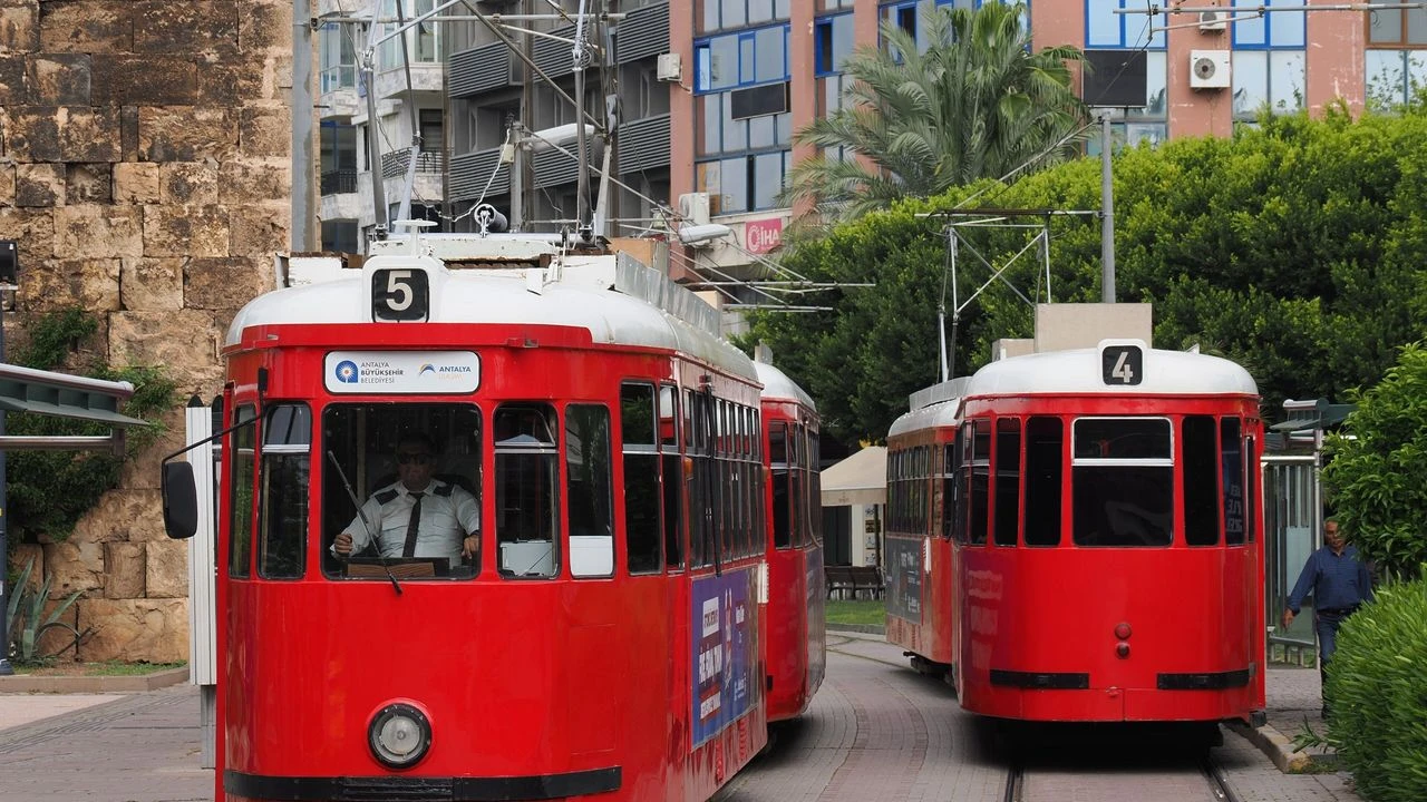 Antalya’daki Nostalji Tramvayı Inceleme Altına Alındı (1)