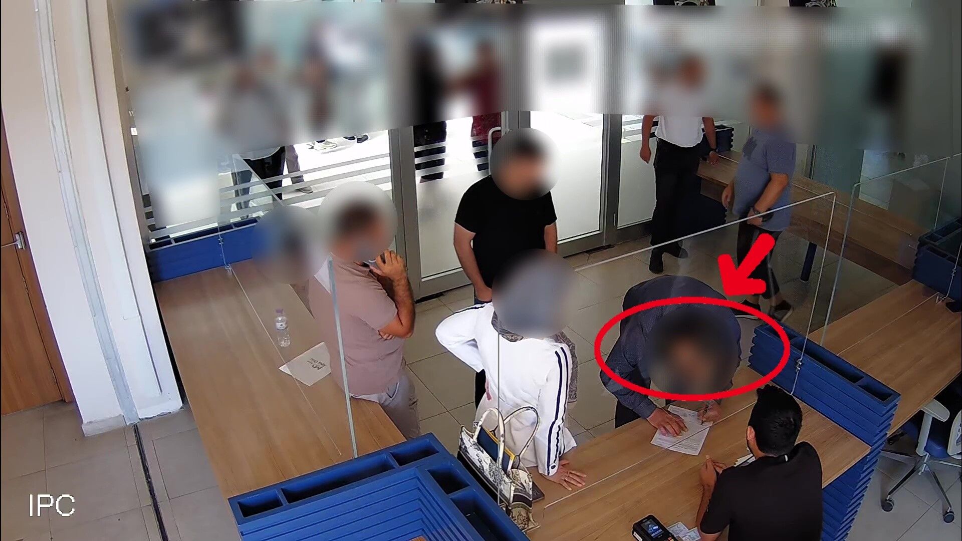 Antalyadaki Sahte Kimlik Olayında Tutuklama (3)