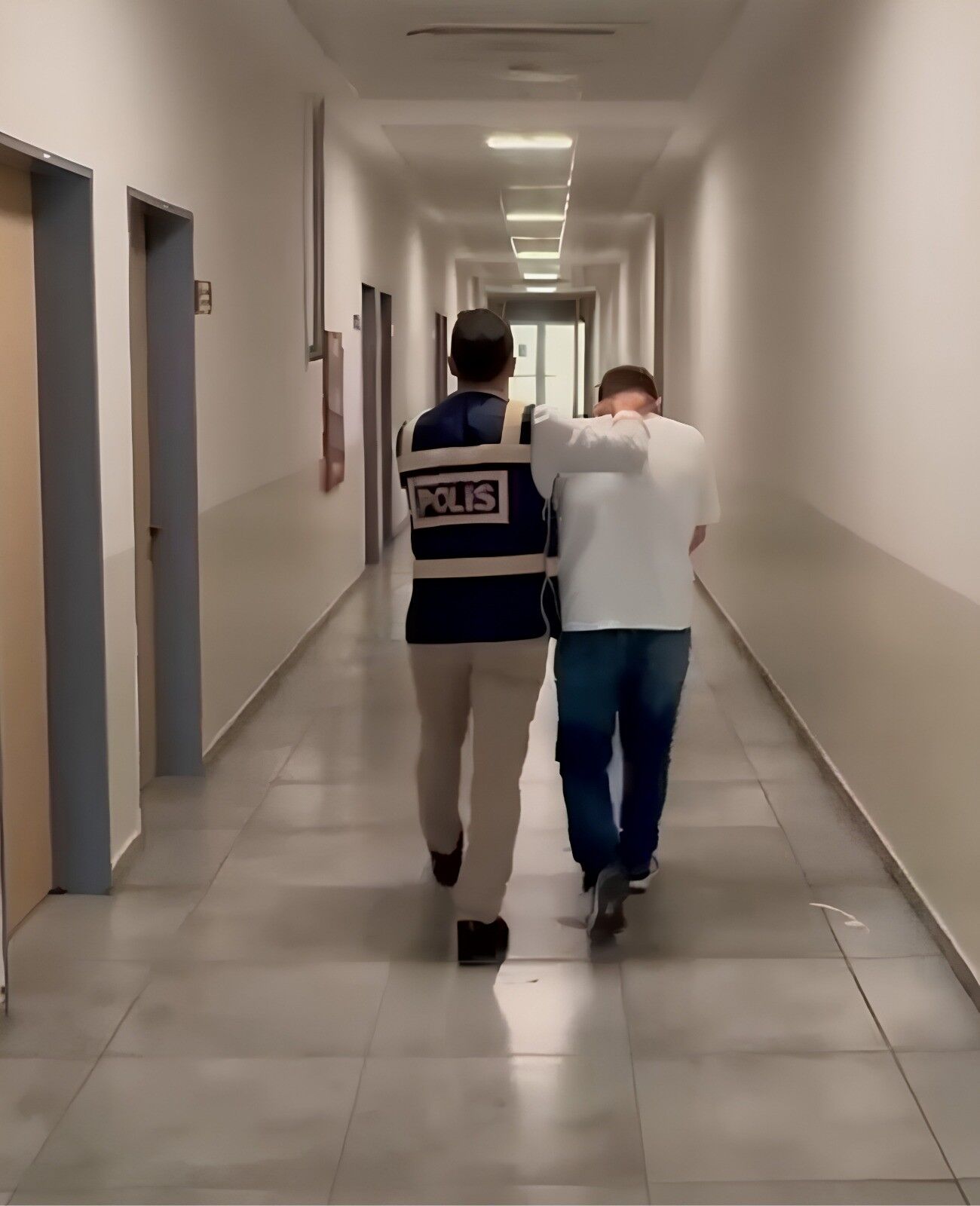 Antalyadaki Sahte Kimlik Olayında Tutuklama (6)