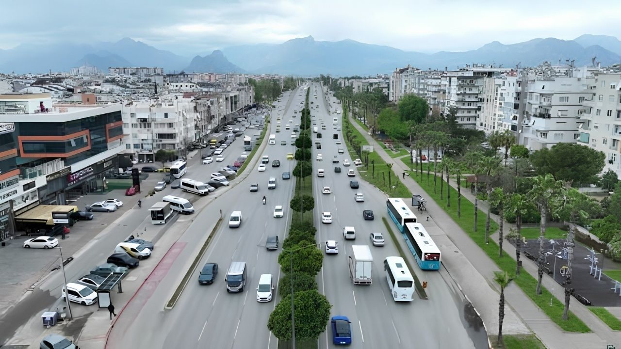 Antalyanın En Çok Kilitlenen Yol Ve Kavşaklar Belli Oldu (3)