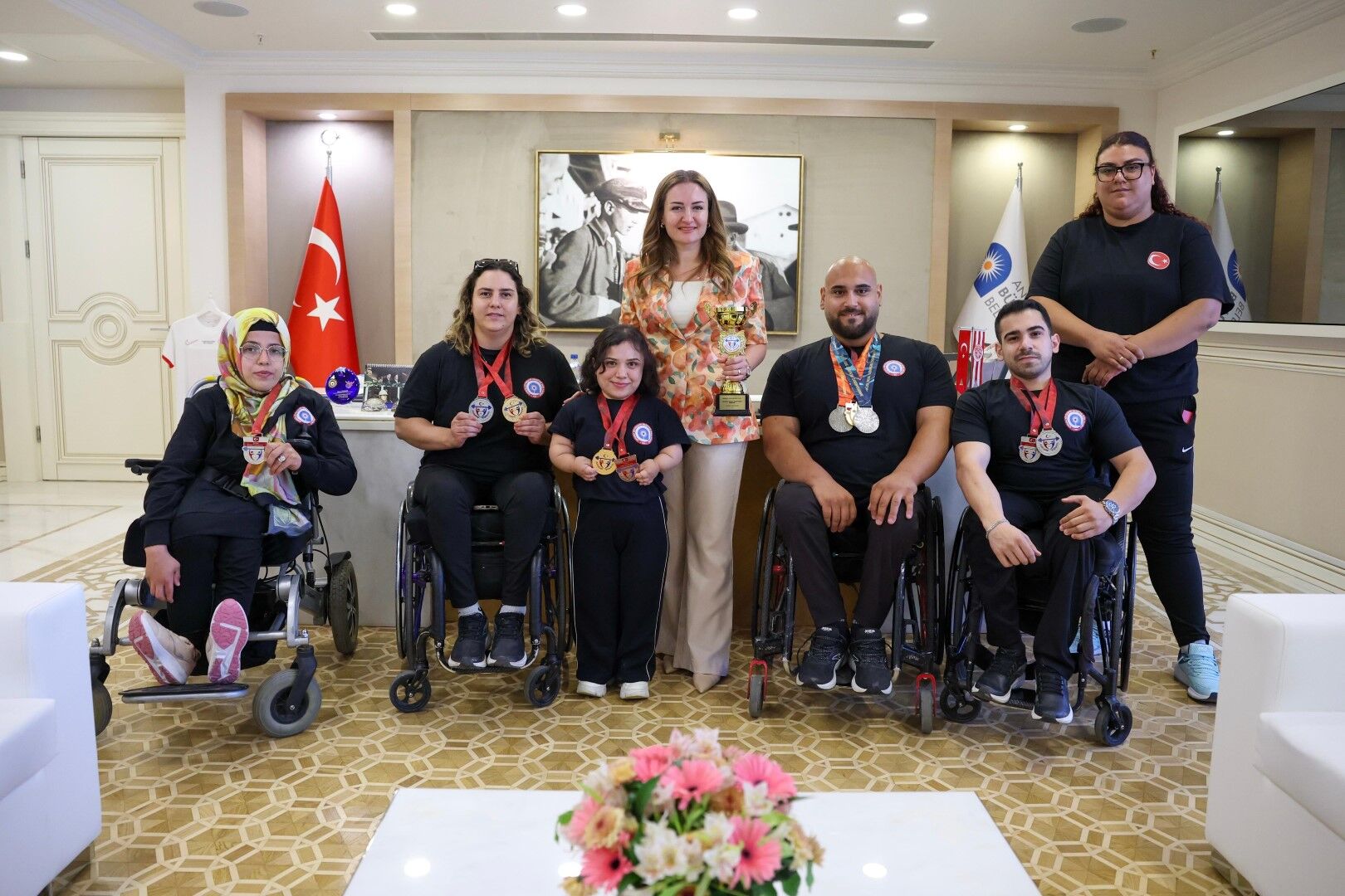 Antalya’nın Şampiyon Sporcularından Başkan Vekili Özdemir’e Anlamlı Ziyaret (2)