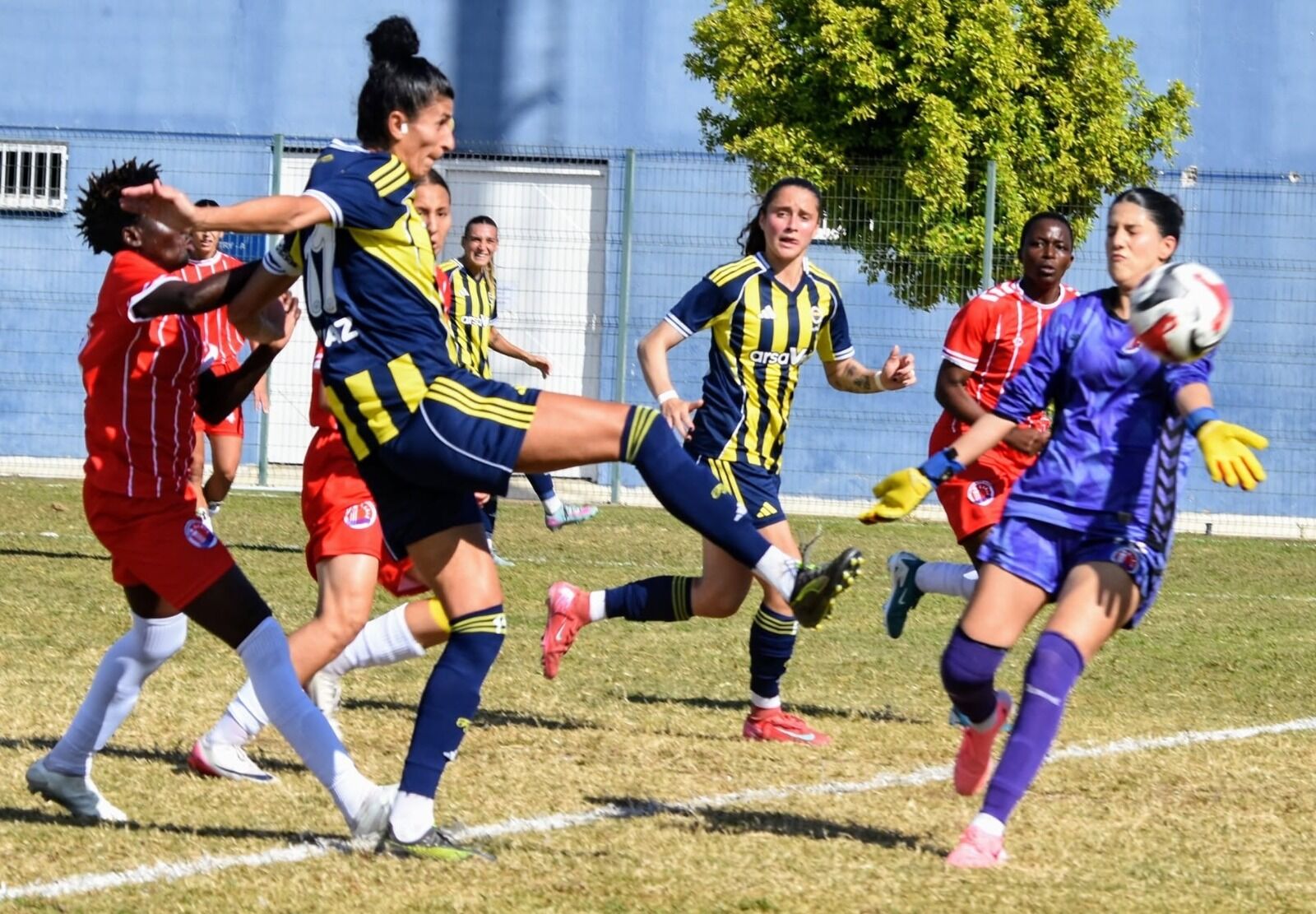 Antalya’nın Süper Lig Temsilcisi Kaderine Terk Edildi (2)