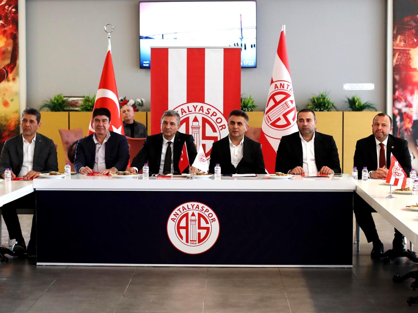 Antalyaspora Destek Kampanyasinda Kritik Bulusma (2)