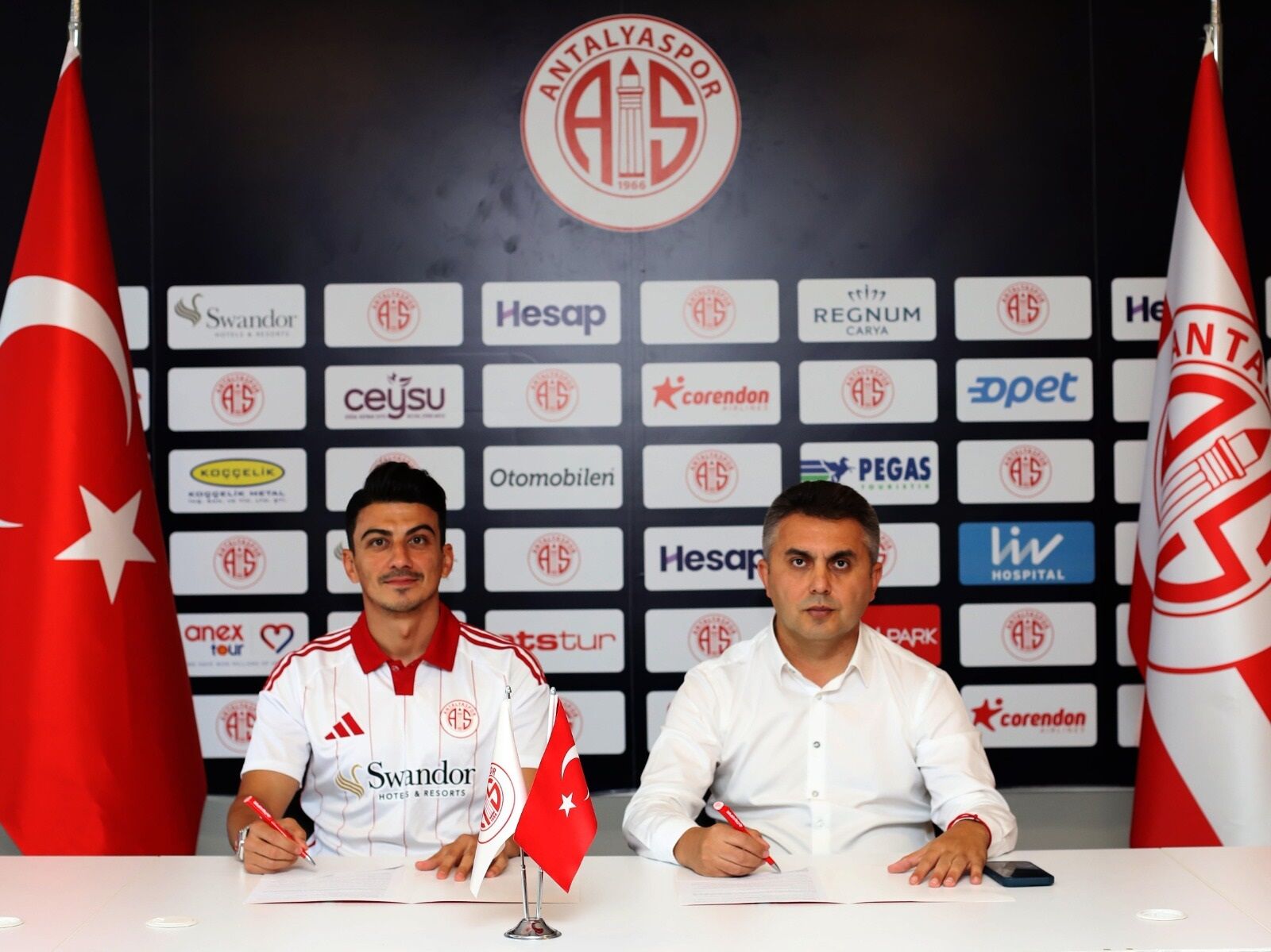 Antalyaspor’da Soner Ve Erdoğan Da Imzaladı (2)