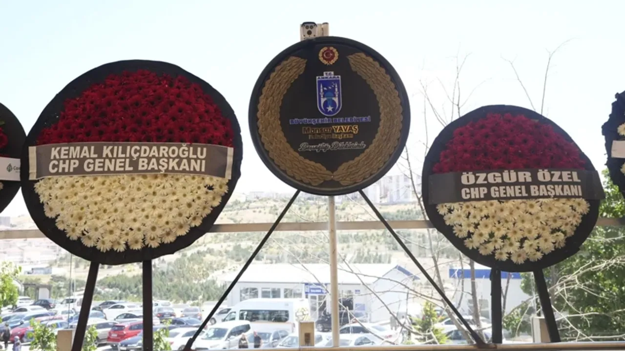 Aslı Baykal'dan Çifte Genel Başkan Açıklaması (1)