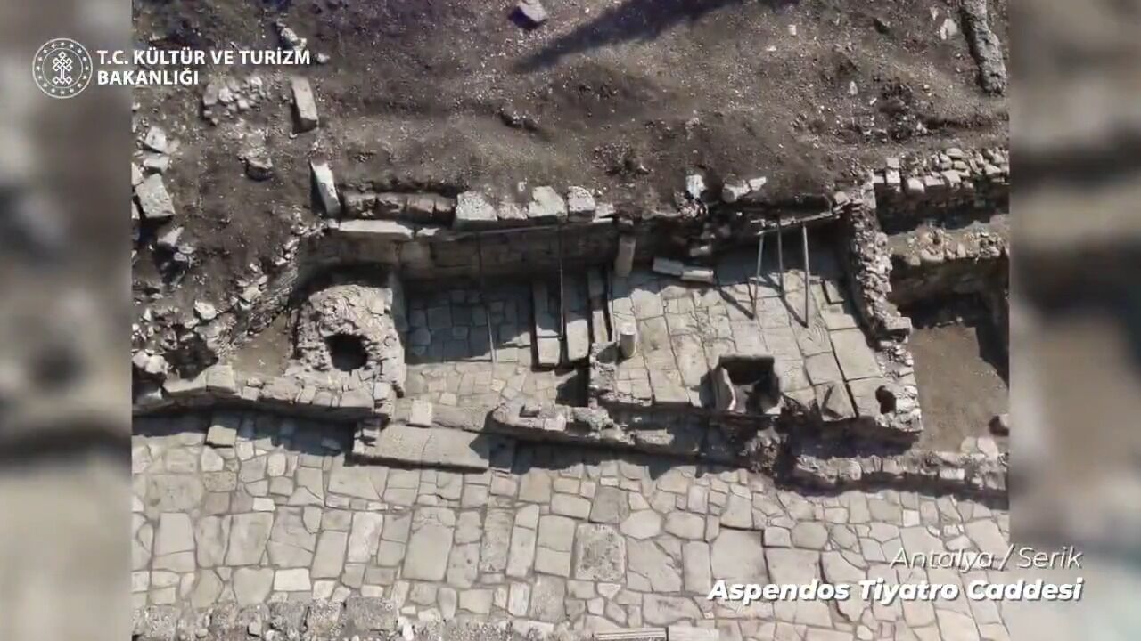 Aspendos'ta 2 Bin Yıllık Tarihi Cadde Gün Yüzüne Çıkarıldı (5)