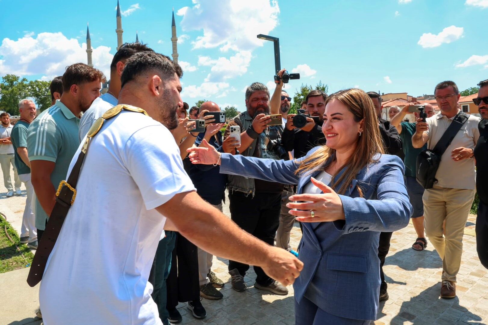 Başkan Vekili Özdemir Ve Başpehlivan Erkan Taş’tan Anlamlı Ziyaret (10)