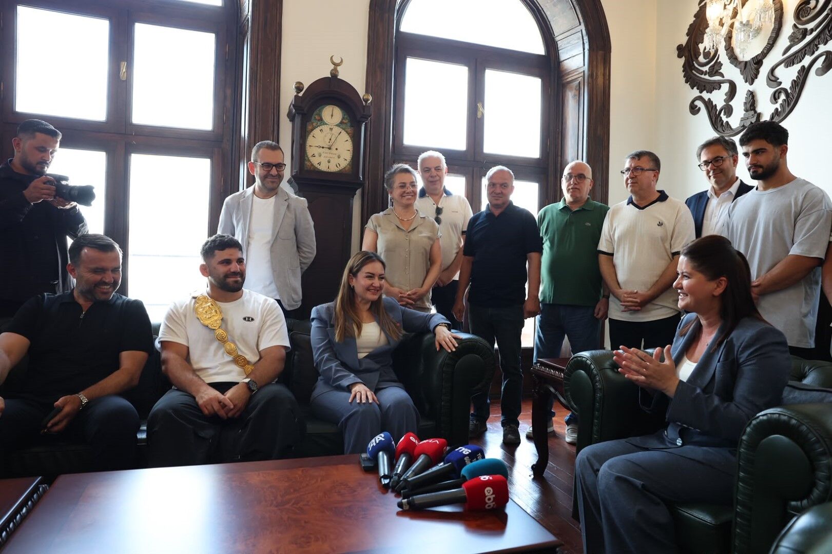 Başkan Vekili Özdemir Ve Başpehlivan Erkan Taş’tan Anlamlı Ziyaret (6)