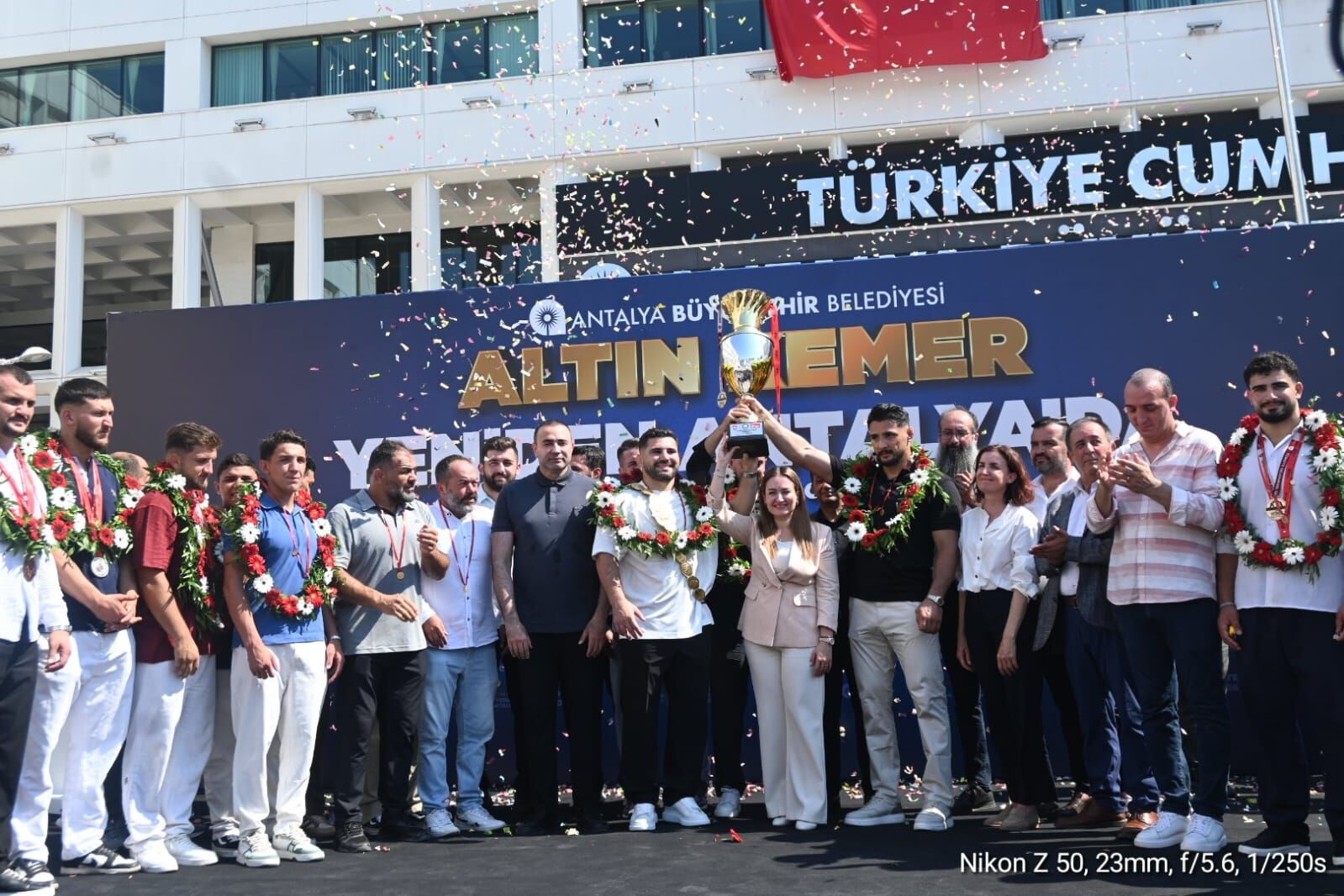 Büşra Özdemir Kırkpınar Başpehlivanı Erkan Taş I Karşıladı (1)