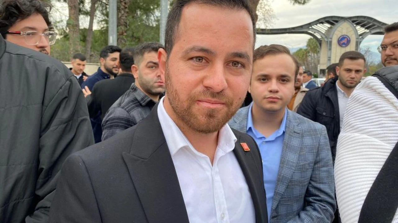 Chp Antalya Gençlik Kolları Ikiye Bölündü (1)