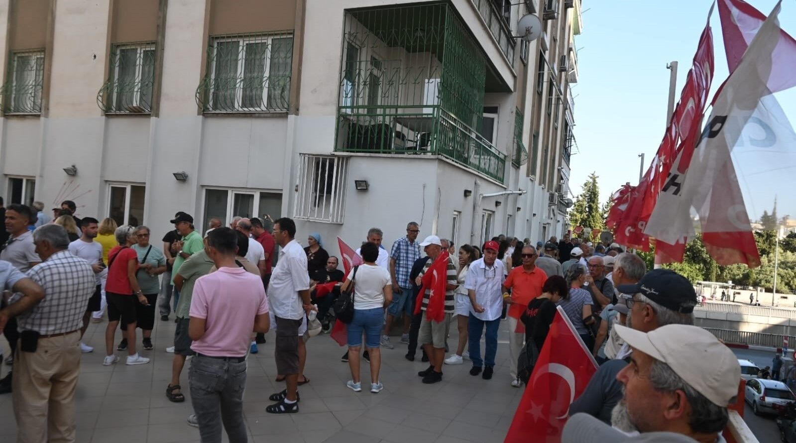 Chp’den Istifa Edip Il Binasına Yürüdüler (2)