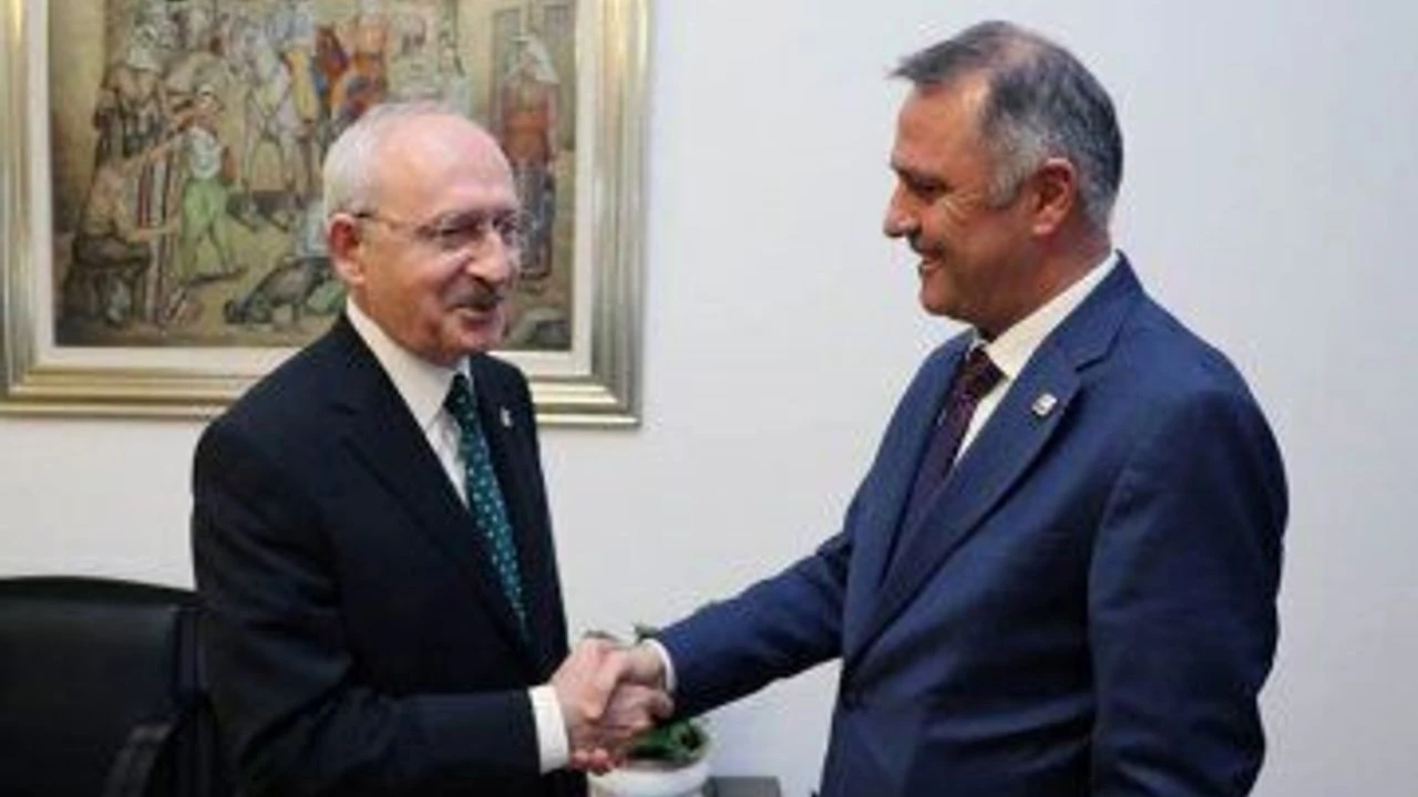 Chp’nin Eski Il Başkanı ‘Yeni Parti’ Diyerek Istifa Etti (1)